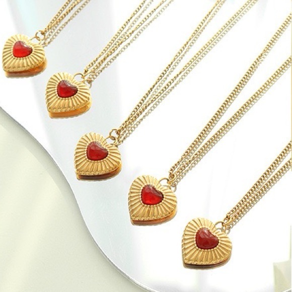 18K Gold Plated Heart Necklace*Dainty Necklace* - Picture 2 of 5